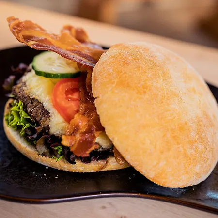 & Restaurant Becher فندق