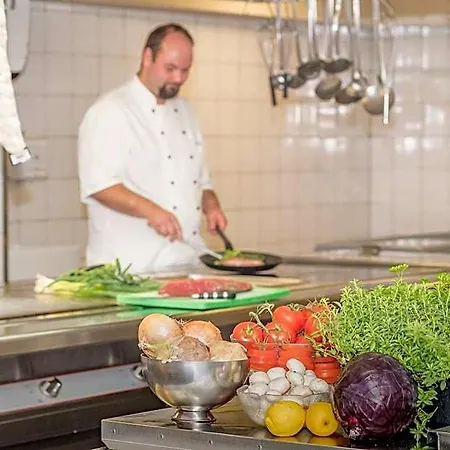 Hotel & Restaurant Becher 3*