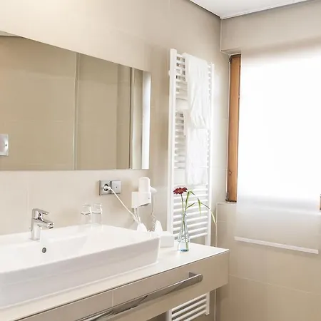 & Restaurant Becher فندق