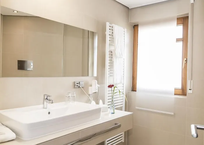 & Restaurant Becher Hotel